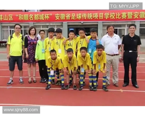 深圳足球队转型升级之路:从传统到现代的全新探索与实践 深圳足球队转型升级之路:从传统到现代的全新探索与实践