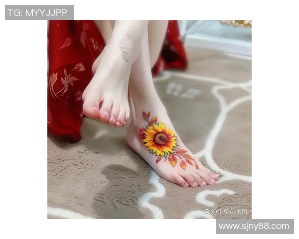 耳后笑脸纹身的足球明星展现个性与魅力的独特风采 耳后笑脸纹身的足球明星展现个性与魅力的独特风采